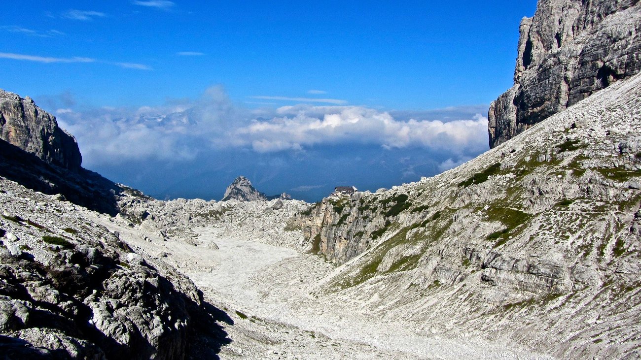 self guided hiking dolomites